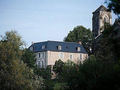 Logis Hotel Le Prieure Des Gourmands Шатобріан Екстер'єр фото