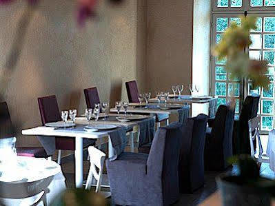 Logis Hotel Le Prieure Des Gourmands Шатобріан Екстер'єр фото