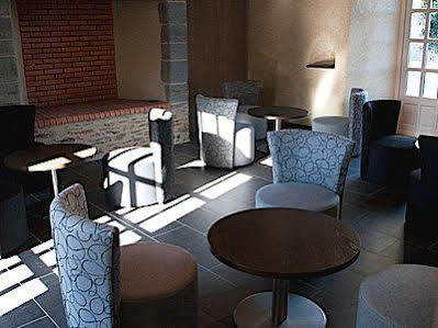 Logis Hotel Le Prieure Des Gourmands Шатобріан Екстер'єр фото